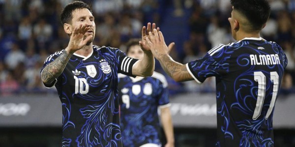 九游娱乐app下载-阿根廷5-0赞比亚！正赛5连胜 梅西无私让点+连续21年为国家队破门